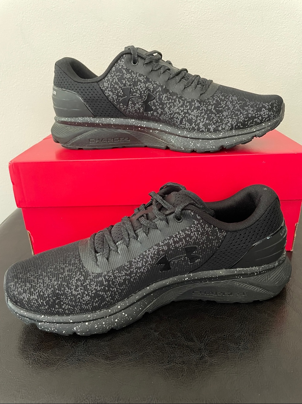 UNDER ARMOUR Men’s Black Speckled Athletic Shoes